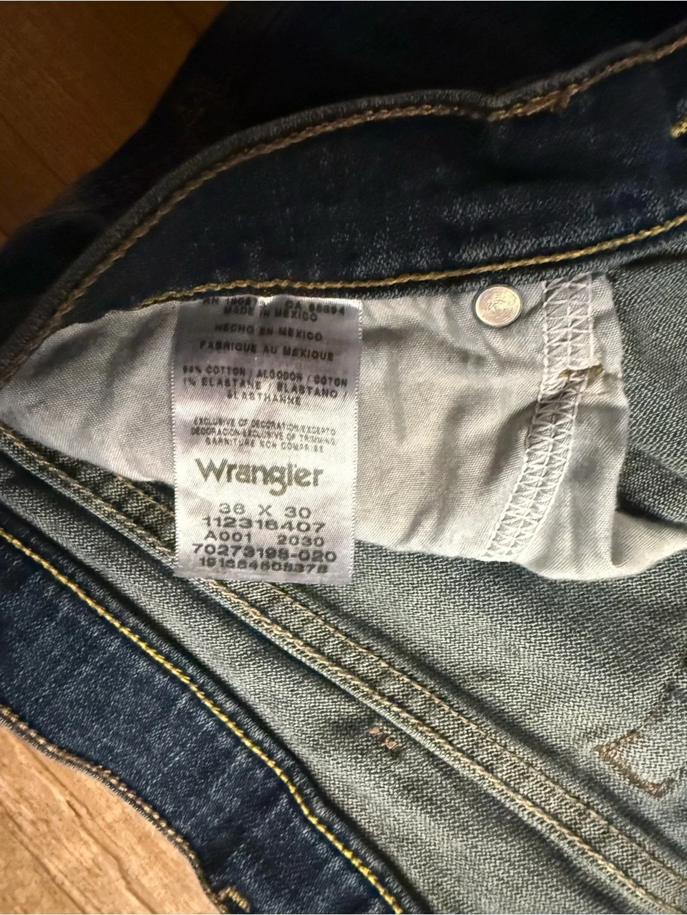 Levi's Men's Medium Blue Straight Leg Jeans